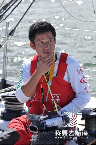中国水手郭川完成6.5米极限帆船跨大西洋赛